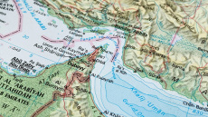 Οι Φρουροί της Επανάστασης ανέλαβαν την ευθύνη για το χτύπημα σε τάνκερ που φλέγεται στα Στενά του Ορμούζ


