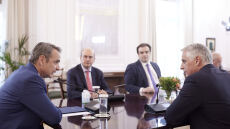 Μητσοτάκης στον CEO της UniCredit: Καλωσορίζουμε την επένδυσή σας στην Alpha Bank - Να  συμβάλει στη χρηματοδότηση της οικονομίας