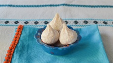 Αμυγδαλωτά με άρωμα νησιού: 20 παραδοσιακά γλυκά της ελληνικής φιλοξενίας