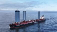 Η Πειραιώς χρηματοδότησε το πρώτο αιολικό δεξαμενόπλοιο τύπου LR2 στον κόσμο - Έχει πανιά, εξοικονομεί 1200 τόνους καυσίμων το χρόνο!