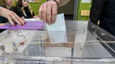 Δημοσκόπηση της Interview δείχνει για πρώτη φορά τον ΣΥΡΙΖΑ εκτός Βουλής στην πρόθεση ψήφου με 2,9% 