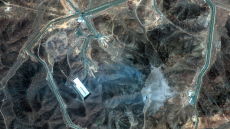 CNN: Η επιδρομή των B-2 απλώς καθυστέρησε το πυρηνικό πρόγραμμα του  Ιράν -  Διαψεύδει  ο Λευκός Οίκος