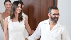 Άγγελος Μπράτης για τον γάμο της Ηλιάνας Παπαγεωργίου: Μου έχει ήδη προτείνει να σχεδιάσω το νυφικό της