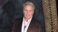 O Μάρτιν Κόουβ του Cobra Kai δάγκωσε συμπρωταγωνίστριά του - Το βίντεο της αστυνομίας
