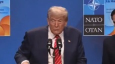 «Σκληρά πράγματα, είστε καταπληκτική» - Ο διάλογος του Τραμπ με τη σύζυγο Ουκρανού που πολεμά στο μέτωπο