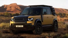 Land Rover Defender με άρωμα Camel Trophy