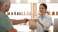 Ακριβά φάρμακα και από τα ιδιωτικά φαρμακεία: Ποιους ασθενείς αφορούν