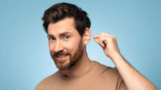 Τι αποκαλύπτουν με μεγάλη ακρίβεια τα… αυτιά για τον κίνδυνο νόσου Πάρκινσον