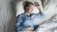 Μιλάτε στον ύπνο σας; Τι σημαίνει το παραμιλητό, πότε να ανησυχήσετε