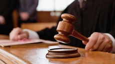 Ρόδος: Ελεύθεροι χωρίς όρους αφέθηκαν δύο Αμερικανοί μαθητές που έβαλαν φωτιά με σπίρτα – Είχαν τεθεί υπό κράτηση