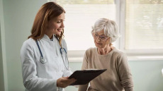 «Δες αυτό που δεν φαίνεται»: Με το βλέμμα στις αόρατες μάχες των ανθρώπων με σκληρόδερμα