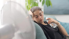 Kαύσωνας: Ένας καθηγητής δίνει συμβουλές για να μην εξαντληθούμε από τη ζέστη