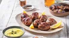 Σεφταλιές με κρεμμύδια και κύμινο