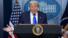 Θα βομβαρδίσουμε ξανά το Ιράν εάν συνεχίσει το πυρηνικό πρόγραμμα, απειλεί ο Τραμπ