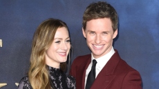 Έντι Ρέντμεϊν: Τα τρυφερά φιλιά με τη σύζυγό του στο Γκλάστονμπερι - Δείτε φωτογραφίες 