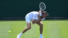  Ο Μεντβέντεφ ηττήθηκε 3-1 σετ από τον Μπόνζι - Για πρώτη φορά μένει εκτός από τον πρώτο γύρο του Wimbledon - Βίντεο