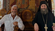 Μελ Γκίμπσον στο Άγιο Όρος - «Φαίνεται ότι αγαπά τον Χριστό» είπε ο Αρχιμανδρίτης Μεθόδιος