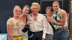 Ροντ Στιούαρτ: Μαζί με τα παιδιά του στο Γκλάστονμπερι - Δείτε φωτογραφίες