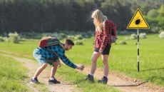 SOS για τον αιμορραγικό πυρετό Κριμαίας Κονγκό; Έλληνας γιατρός ερευνητής ζωονόσων απαντά
