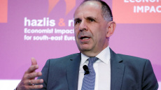 Γεραπετρίτης στον Economist: Είναι η στιγμή για την ΕΕ να σηκώσει ανάστημα - Η Δύση πρέπει να μείνει ενωμένη