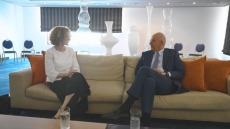 Με την αναπληρώτρια ΓΓ του ΝΑΤΟ συναντήθηκε ο Δένδιας