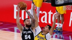 Μαμουκελασβίλι: Συνδέθηκε με τον Παναθηναϊκό, όμως υπέγραψε συμβόλαιο με τους Ράπτορς 