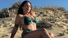 Η Πηνελόπη Αναστασοπούλου ποζάρει με πράσινο μπικίνι στα Κουφονήσια
