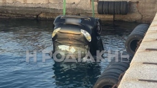 Ρόδος: Αυτοκίνητο βρέθηκε στο βυθό του λιμανιού - Δείτε φωτογραφίες