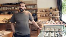 Σπύρος Πεδιαδιτάκης, o ζαχαροπλάστης πίσω από τα γλυκά στα Άκρα