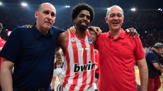 Ολυμπιακός: Συμφώνησε για ένα χρόνο και παραμένει ο ΜακΚίσικ - Η ανακοίνωση της ΚΑΕ 