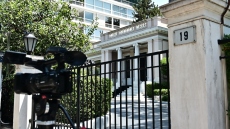 Κυβερνητικές πηγές: Ένοχη η σιωπή του ΠΑΣΟΚ για τον ΟΠΕΚΕΠΕ, έγινε η «ουρά» των Κωνσταντοπούλου – Βαξεβάνη