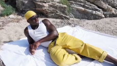 «Γυρίζαμε ταινία στον Πλαταμώνα, πέρασαν για μικροπωλητές τους πρωταγωνιστές και παραλίγο να τους συλλάβουν» περιγράφει ο παραγωγός ερωτικής ταινίας