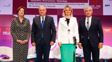 Θεοδωρικάκος στον Economist: Παραγωγικός μετασχηματισμός με καινοτομία η απάντηση στη διεθνή αβεβαιότητα