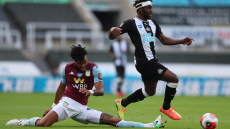 Ο Μαξιμέν που είχε ακουστεί για τον Ολυμπιακό αποχώρησε από την Κλαμπ Αμέρικα λόγω ρατσιστικής επίθεσης στα παιδιά του