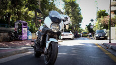 Είδαμε τον δράστη ντυμένο στα μαύρα και fullface να φεύγει τρέχοντας – Τι λένε οι μάρτυρες του εγκλήματος στην Αγία Παρασκευή, δείτε βίντεο
