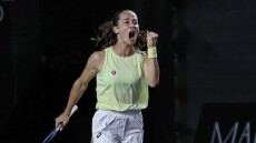 Σονμέζ: Η Τουρκάλα που βάζει την χώρα της στον χάρτη του τένις - Έγινε η πρώτη που προκρίθηκε στον 3ο γύρο του Wimbledon 