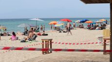 Χαλκιδική: Λουκέτο 48 ωρών σε beach bar για καταπάτηση αιγιαλού