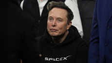 O Έλον Μασκ επιμένει για τον κίνδυνο υπογεννητικότητας στην Ευρώπη: Ή θα υπάρξουν οικογένειες με πολλά παιδιά ή θα πεθάνει