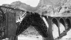 Οι Έλληνες τεχνίτες από την Ήπειρο που βοήθησαν στην κατασκευή του Υπεριρανικού Σιδηρόδρομου