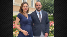 Η Έφη Αχτσιόγλου γέννησε το δεύτερο παιδί της με τον Δημήτρη Τζανακόπουλο
