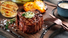 Rib eye, ταλιάτα, μπριζόλα, φιλέτο – 16 συνταγές με τα αγαπημένα μας κομμάτια και κοπές από μοσχάρι