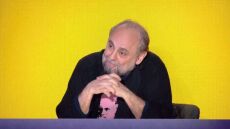 Σωτήρης Χατζάκης: Είχε ντυθεί λοχίας για να αποφύγει τον σύζυγο της πρώην συντρόφου του - «Είναι σκληρός ο πόλεμος και ο έρωτας»