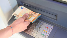 Επίδομα 250 ευρώ: Τα κριτήρια, η προσωπική διαφορά και ποιοι μένουν εκτός