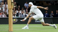 Απίστευτη ατυχία Ντιμιτρόφ: Κέρδιζε 2-0 σετ τον Σίνερ, όμως αποχώρησε λόγω τραυματισμού - Βίντεο 