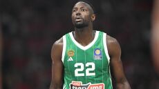 Γκραντ για την ανάδειξη του ως κορυφαίος αμυντικός του πρωταθλήματος: «Στόχος μου είναι να γίνω ξανά πρωταθλητής»