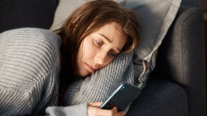 Ναρκισσισμός, ψευδαισθήσεις και εμμονές συνοδεύουν τους «εθισμένους» στα social media