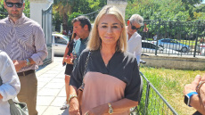 Ο δημοσιογράφος ισχυρίζεται ότι θα έκοβε τιμολόγιο για διαφήμιση στη Ζέττα Μακρή - «Δεν θα διάλεγα μέλος πάνελ πρωινάδικου» απαντά η πολιτικός