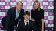 Ο γιος του Πίτερ Τσεχ υπέγραψε επαγγελματικό συμβόλαιο με τη Φούλαμ