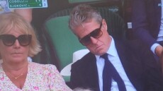 Wimbledon: Ο Χιου Γκραντ κοιμήθηκε στη διάρκεια του αγώνα Τζόκοβιτς-Κομπόλι - Φωτογραφία, βίντεο