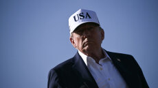 Ο Τραμπ καθυστερεί τους δασμούς έως την 1η Αυγούστου μετά από πιέσεις συμβούλων του
